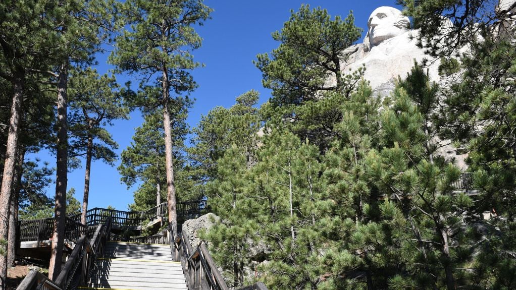 Mount Rushmore Presidential Trail